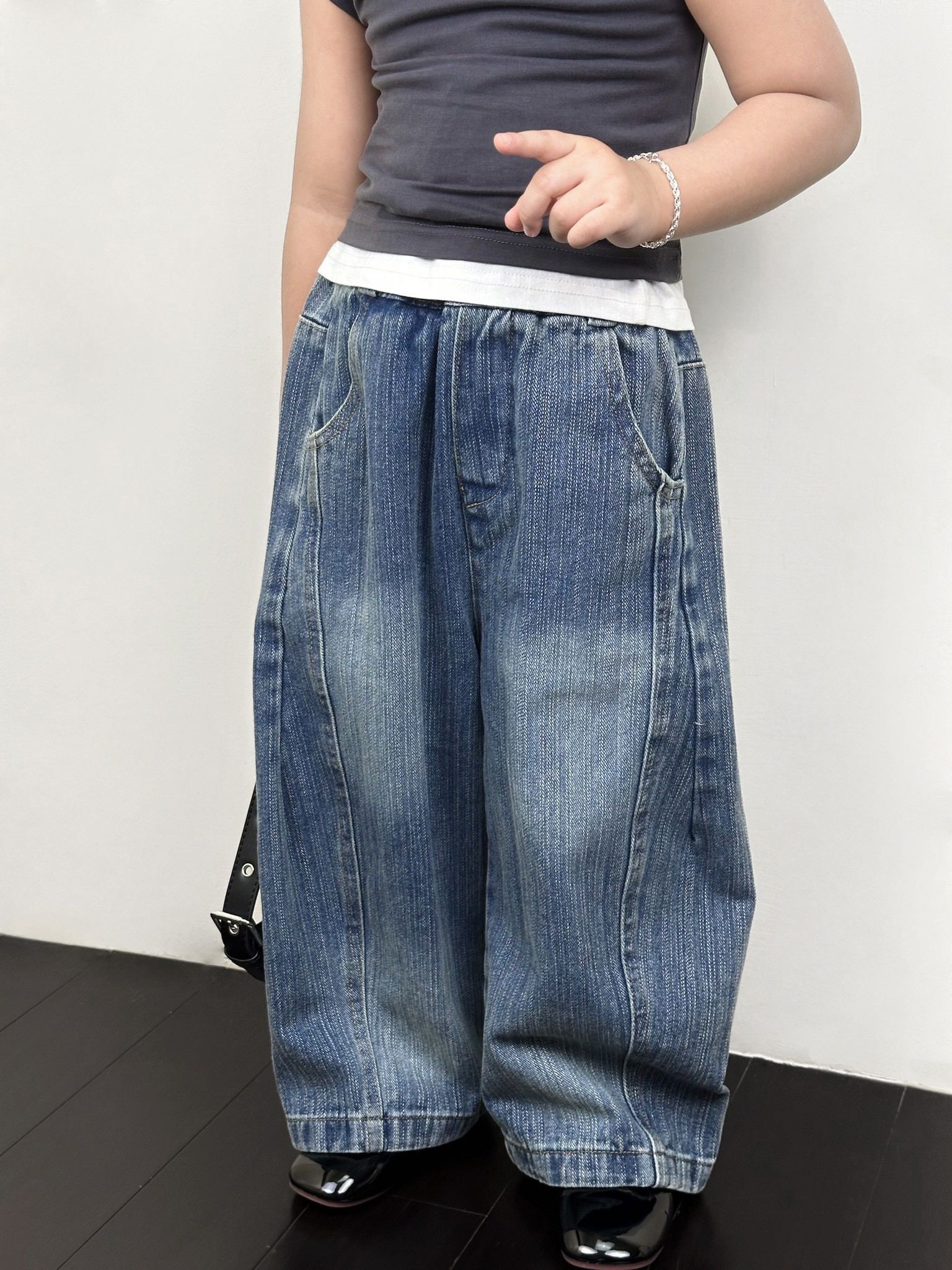 復古藍刷色彎刀牛仔褲