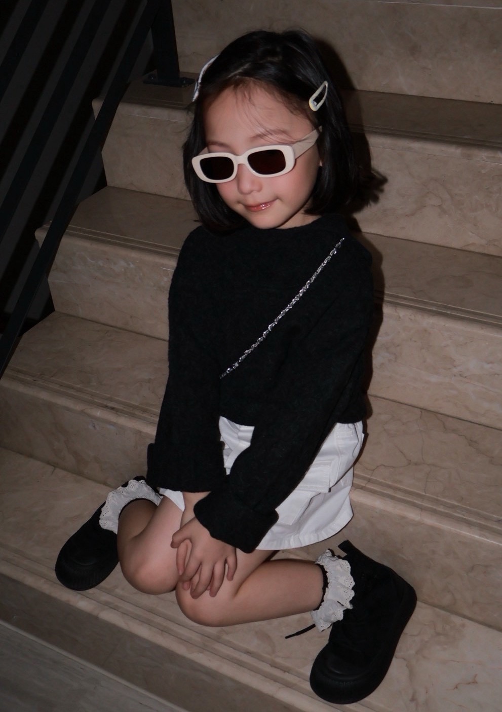 毛呢感落肩連帽針織衫