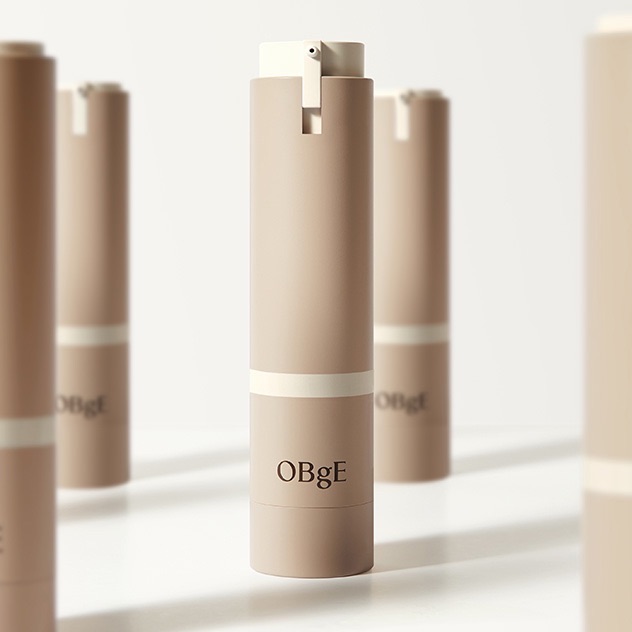 OBgE 三合一自然遮瑕粉底素顏霜