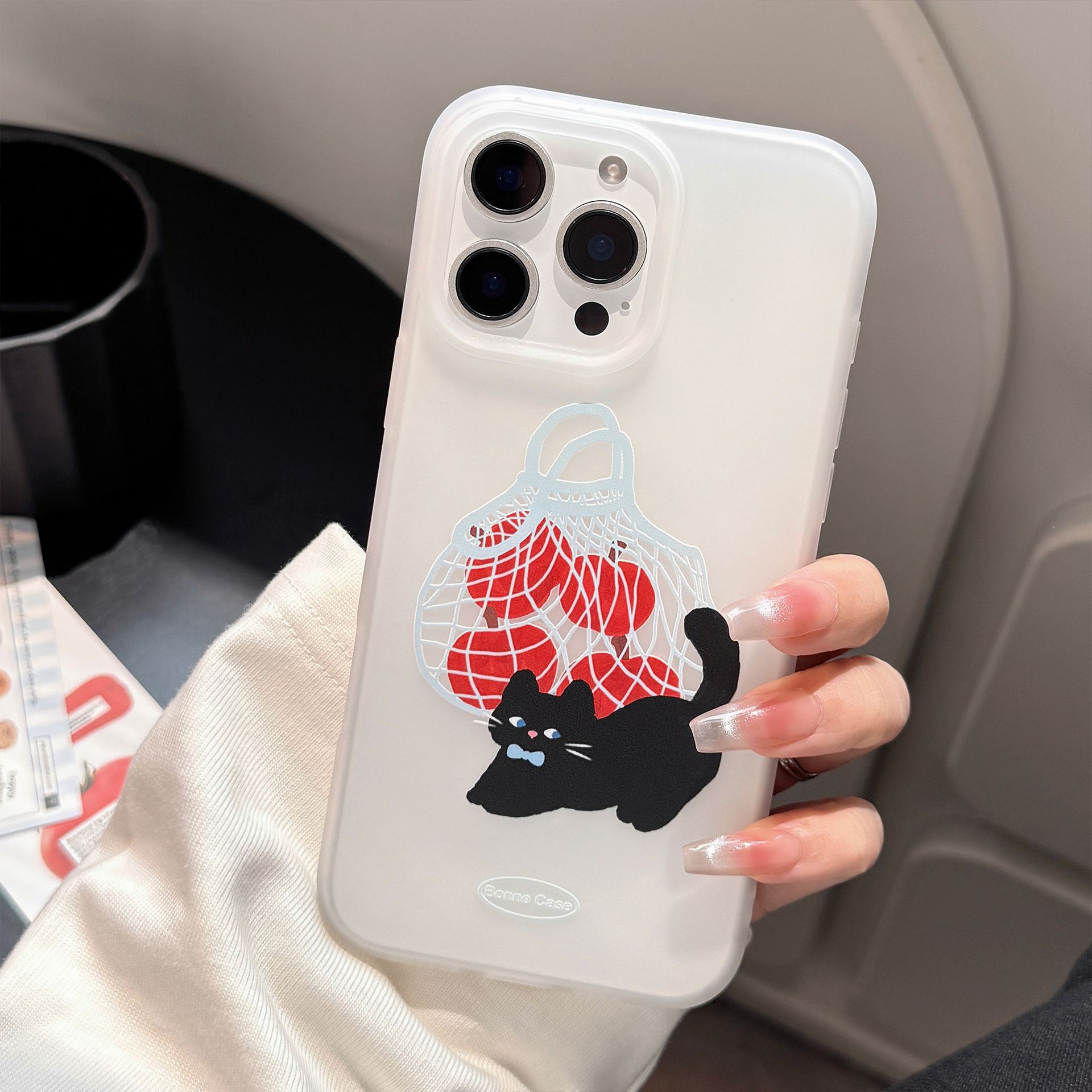 11 p.m.| 可愛 蘋果黑貓 親膚磨砂 iPhone手機殼（11-17，16plus）