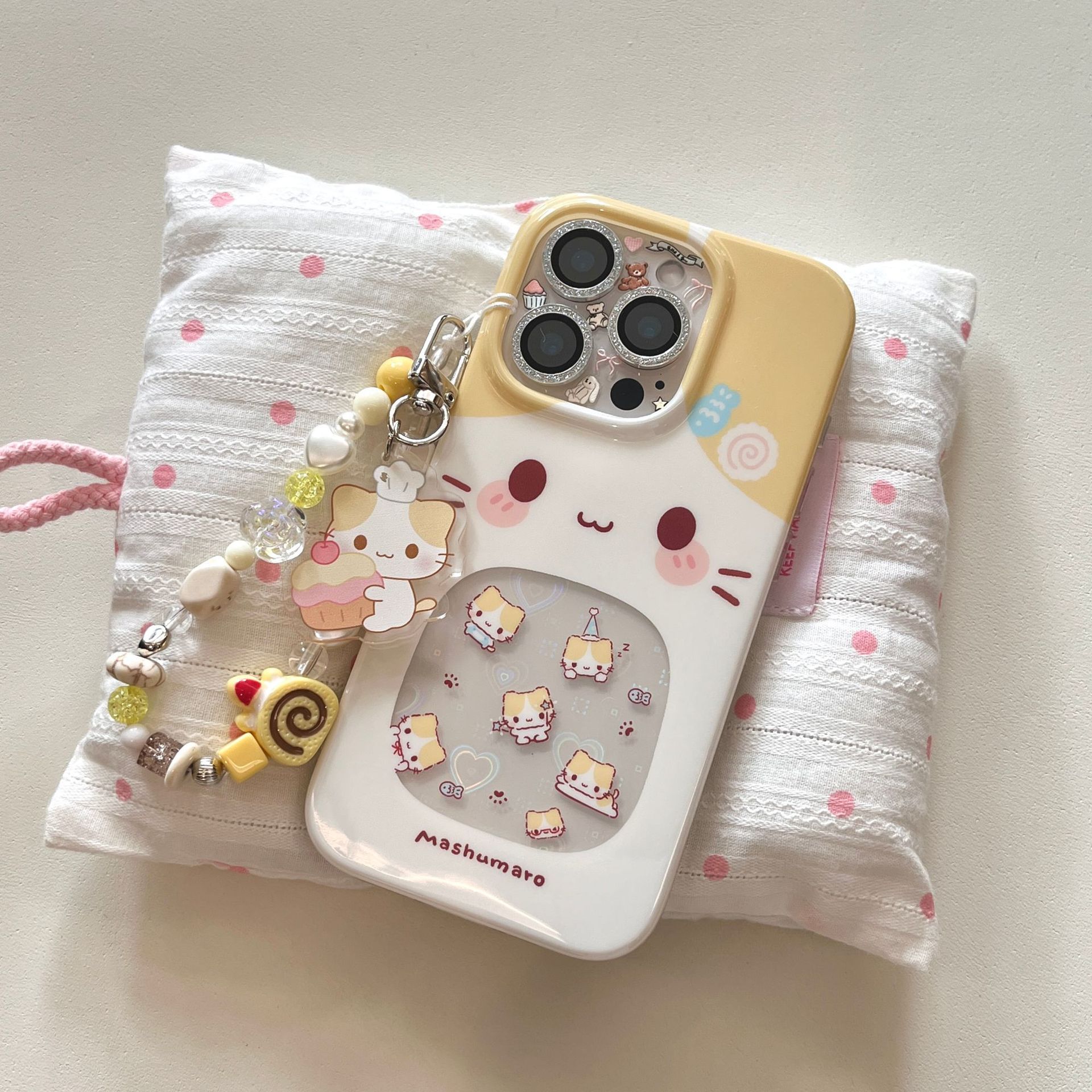 11 p.m.| 可愛鏤空鐳射愛心棉花糖貓 吊飾珠珠掛繩iPhone手機殼（13/14-17）