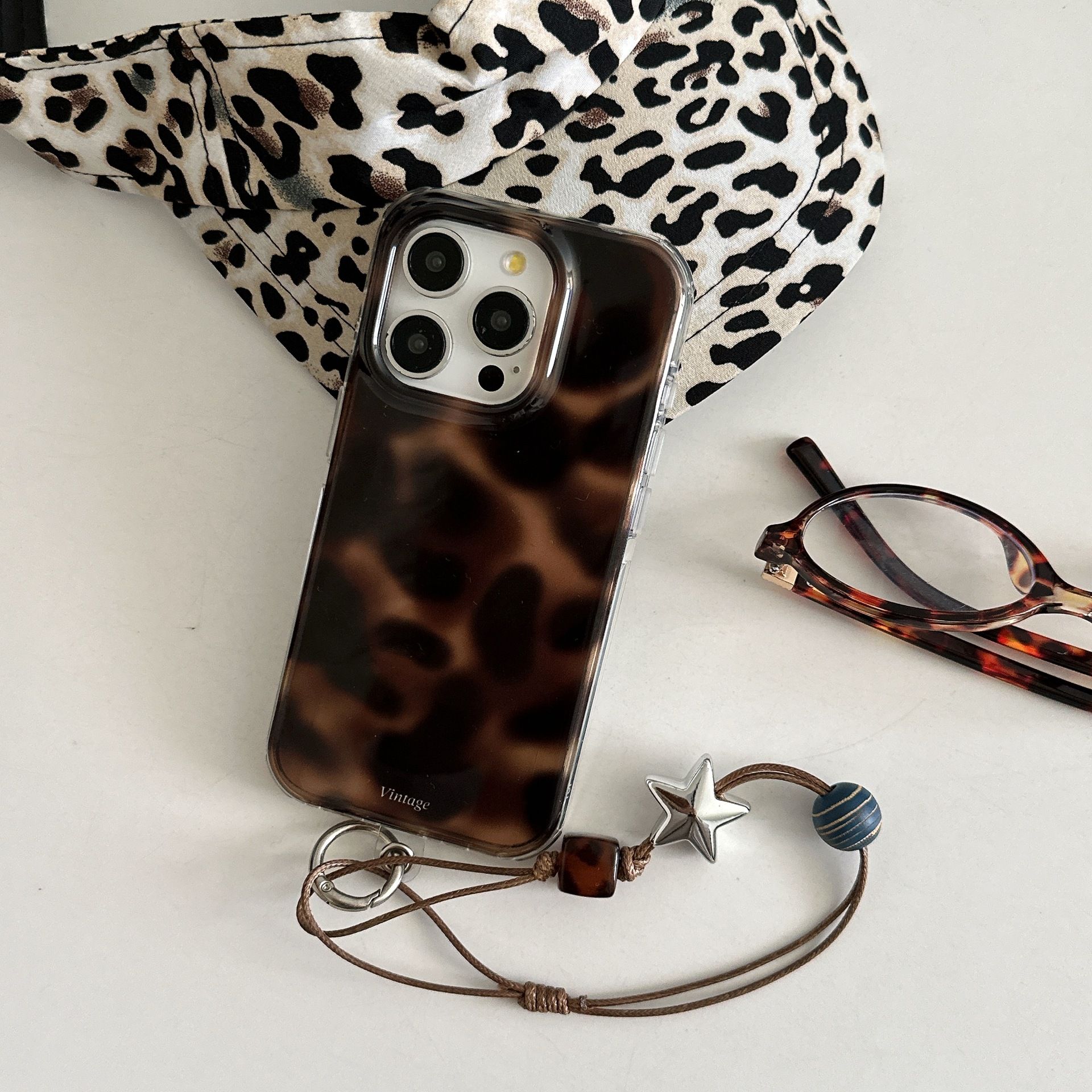 11 p.m.| ins高級感 棕色琥珀紋 繩結珠珠掛繩 iPhone手機殼（14-17）