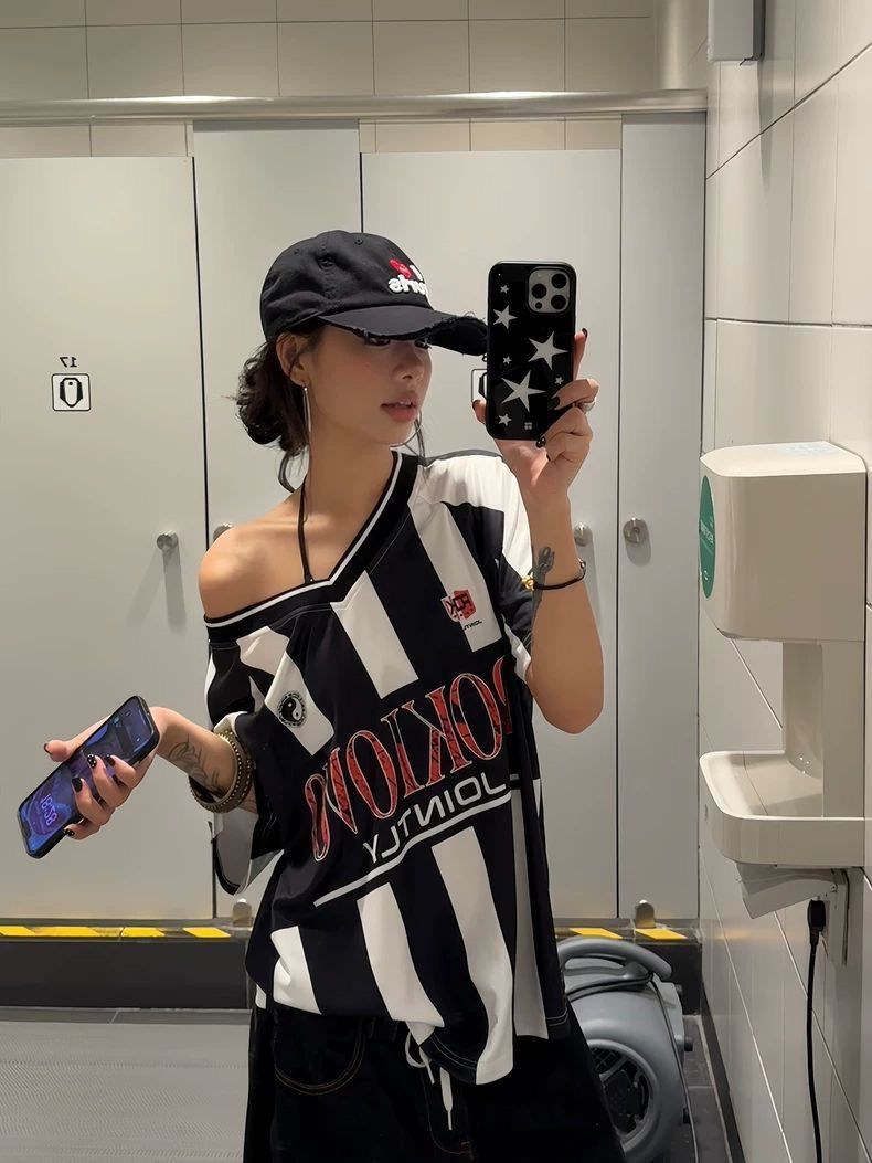 ★美式黑白條紋露肩球衣★