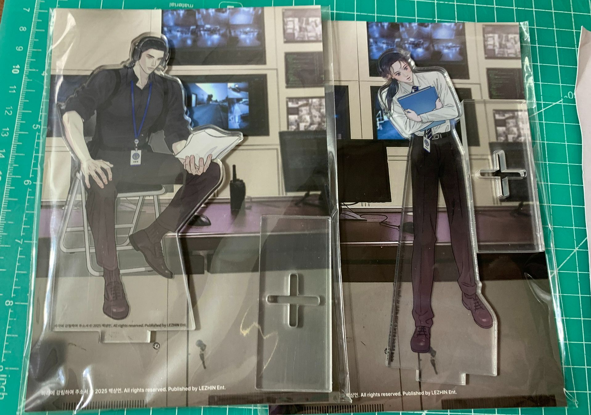 壓克力立牌 -攻受 不分開販售 -應念而至（攻受各一隻）