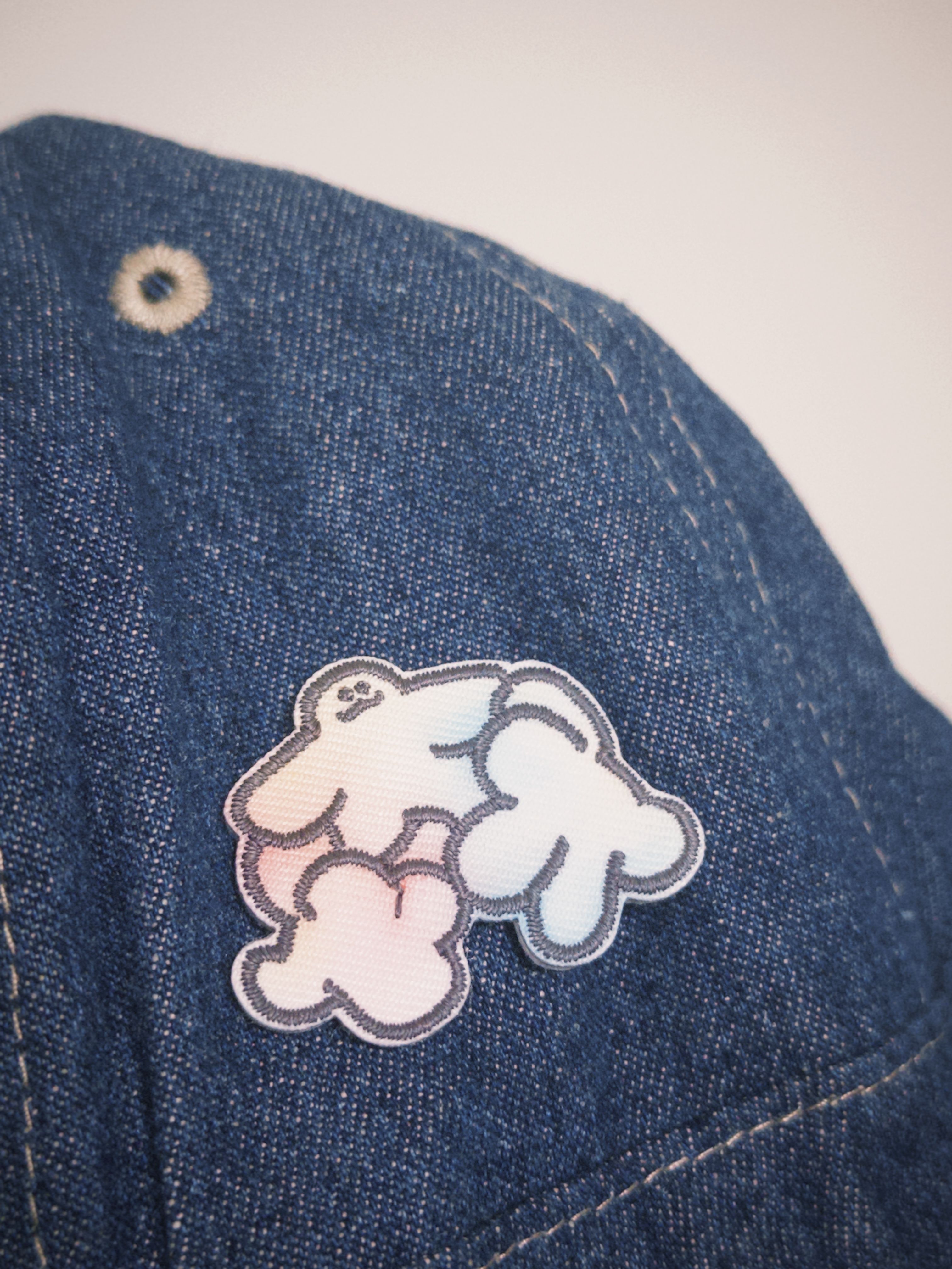 小雲寶刺繡胸章｜手拉手