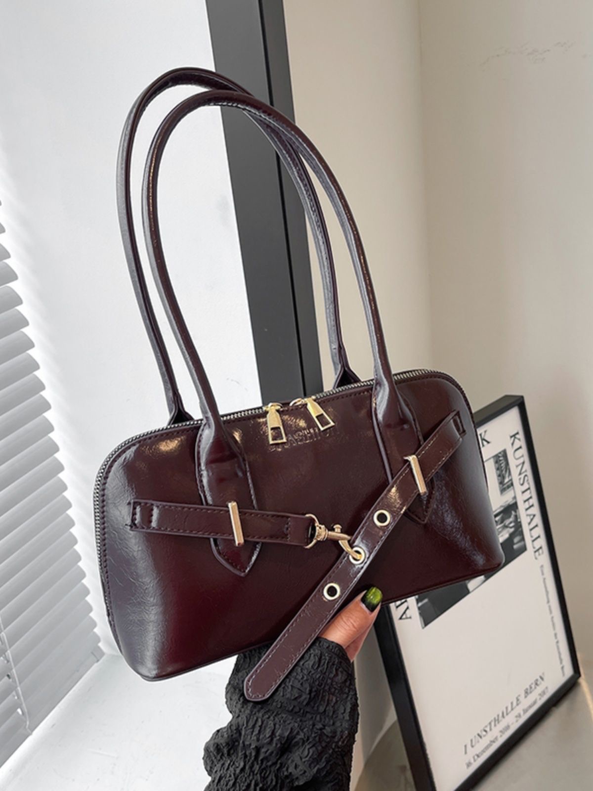 氣質扣環造型單肩包