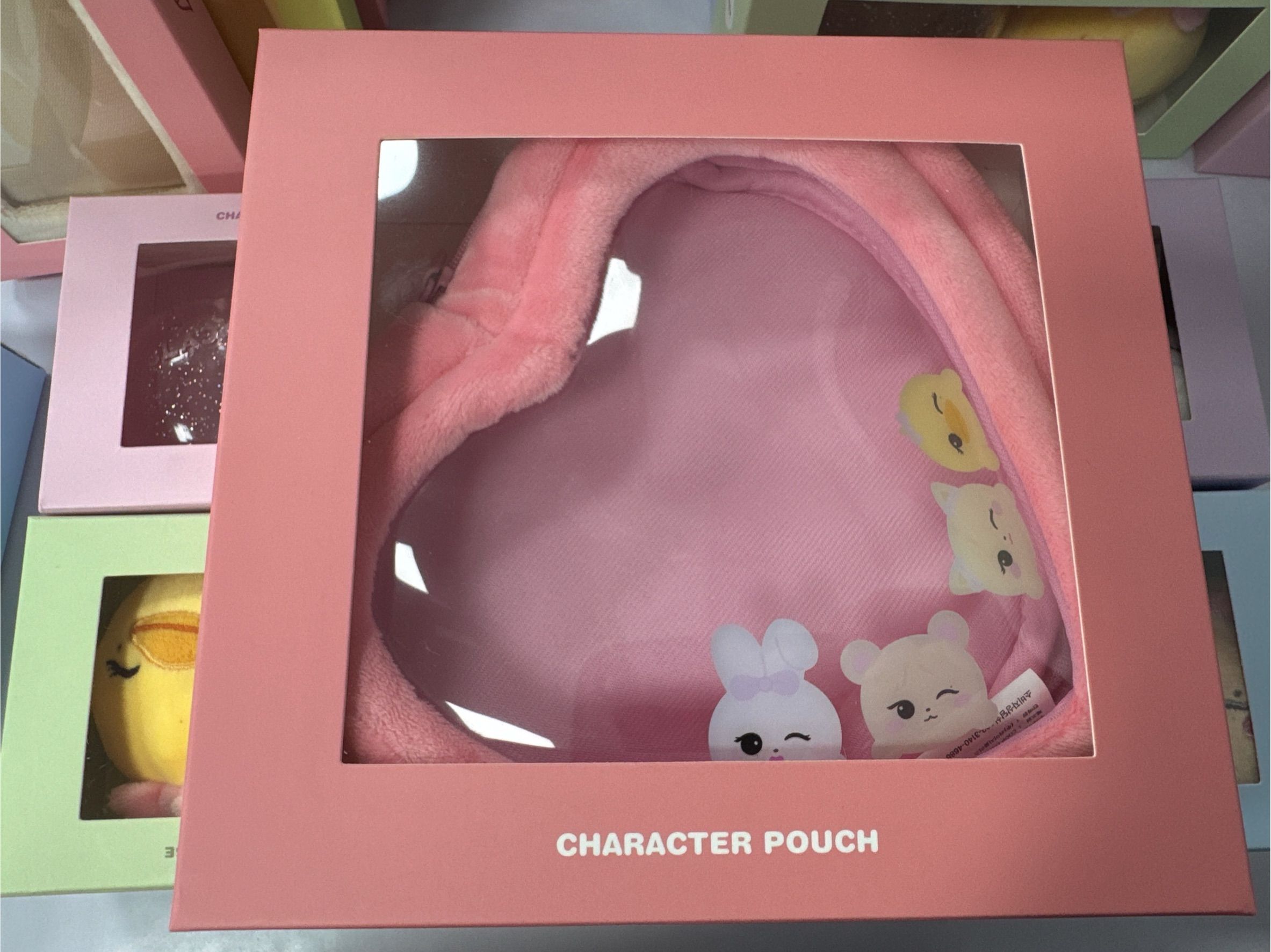 超可愛愛心娃包 （可放置少兩隻坐姿娃娃 、 愛心殼娃更多）