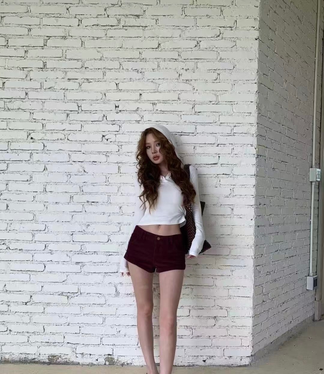 zoezoe.co 美式短版排釦帽tee（E22827）