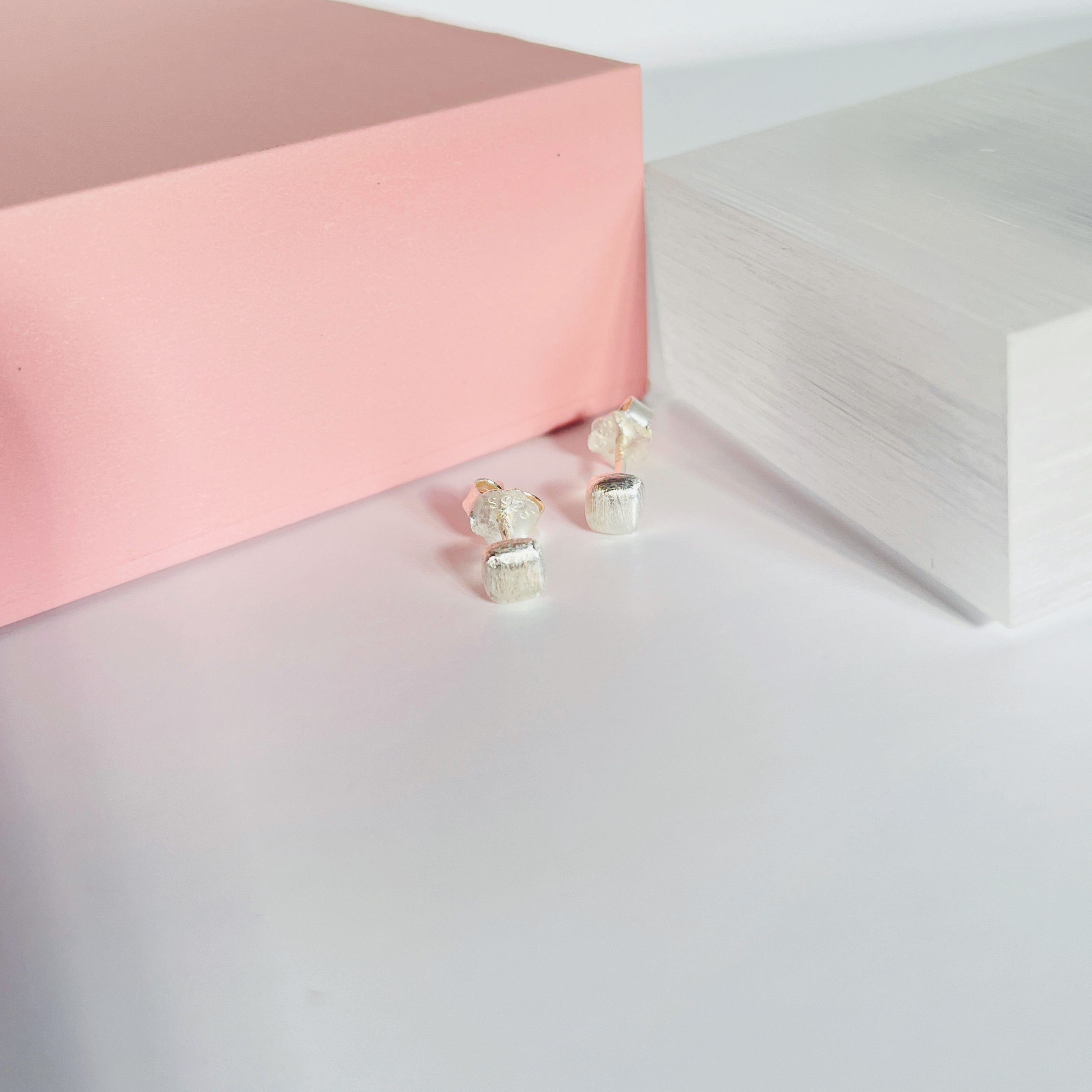 柔霧小立方｜s925 韓系極簡拉絲小方塊耳釘