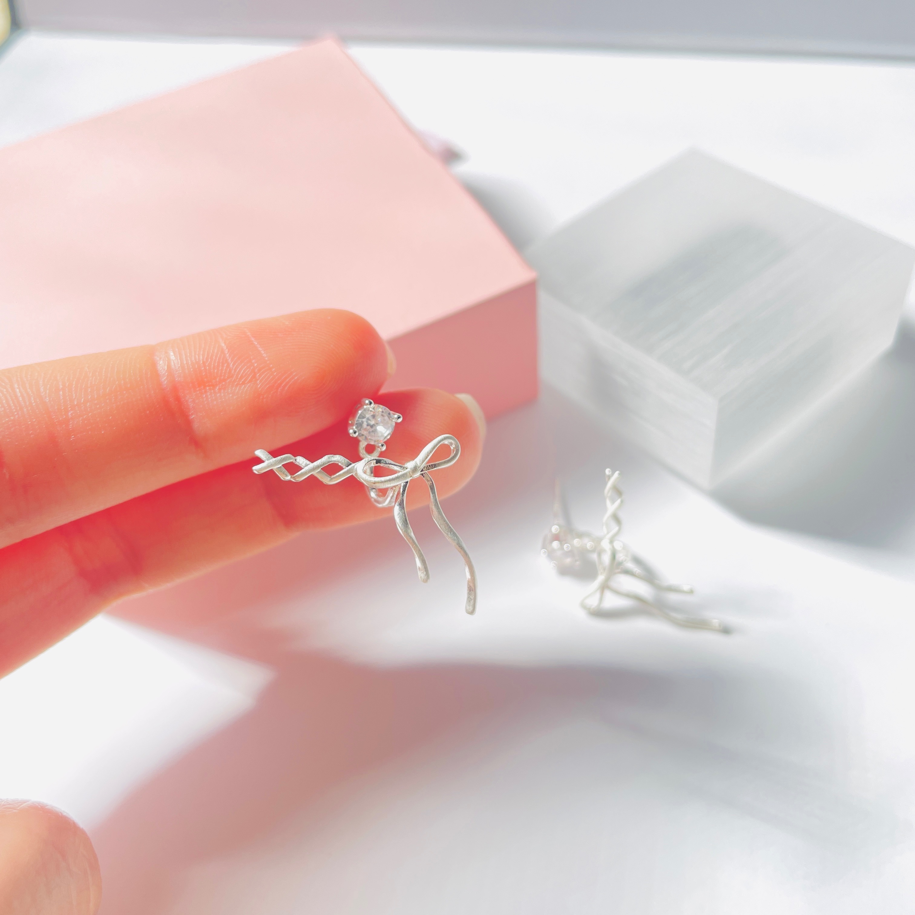 絲結漫舞｜s925 氣質芭蕾絲帶蝴蝶結耳釘