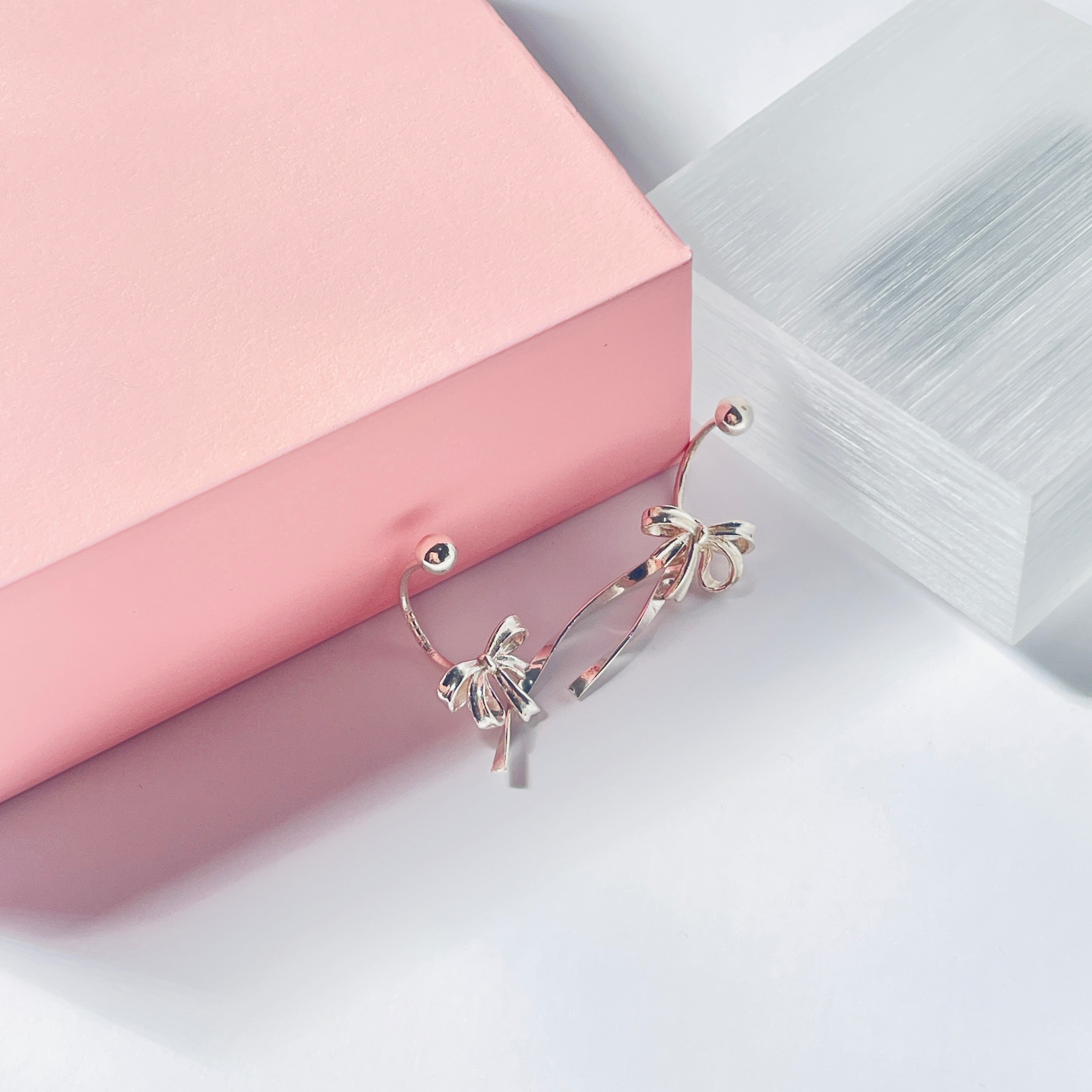 緞風結語｜足銀990 氣質飄帶蝴蝶結耳環（兩戴式）