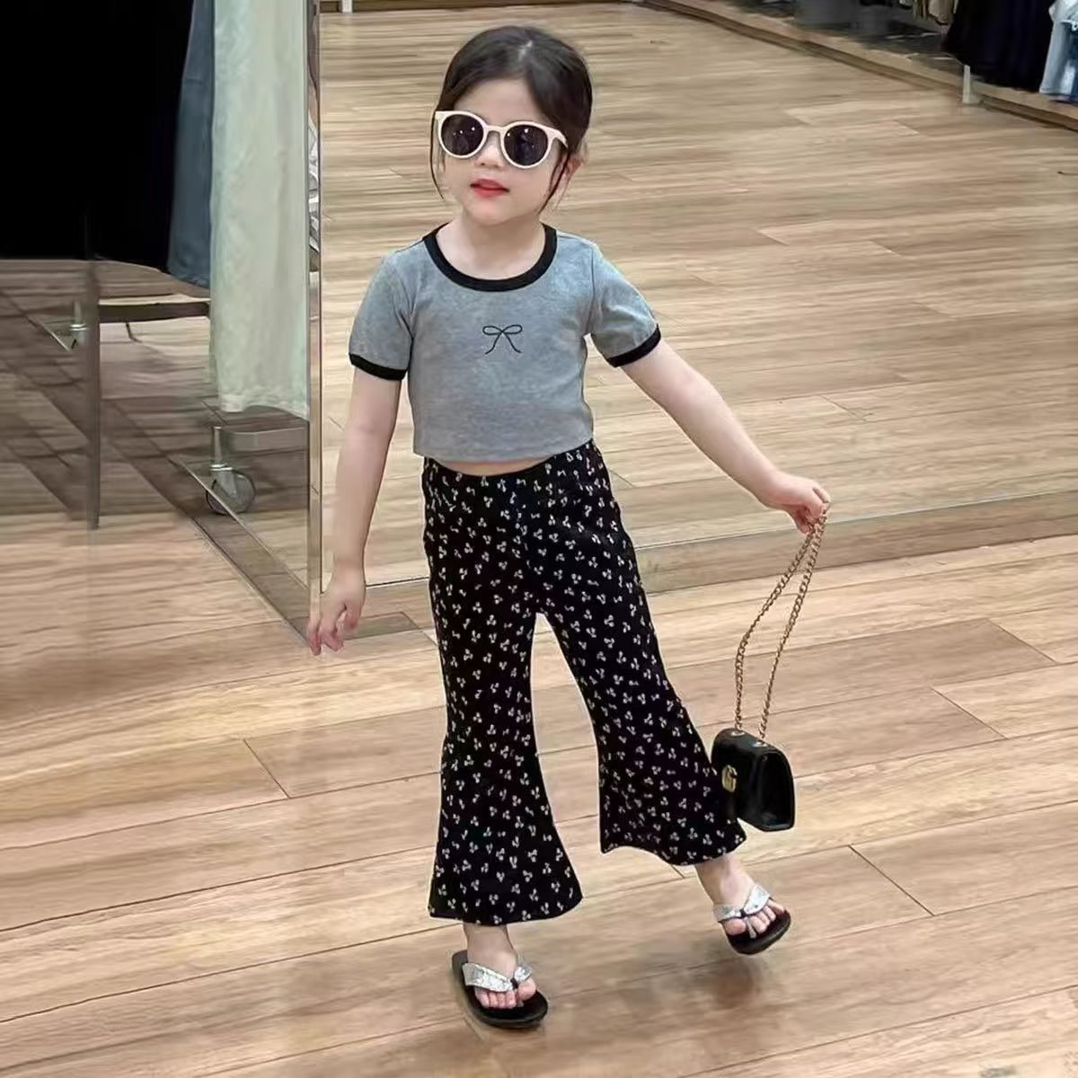 蝴蝶結短T.小碎花喇叭褲套裝