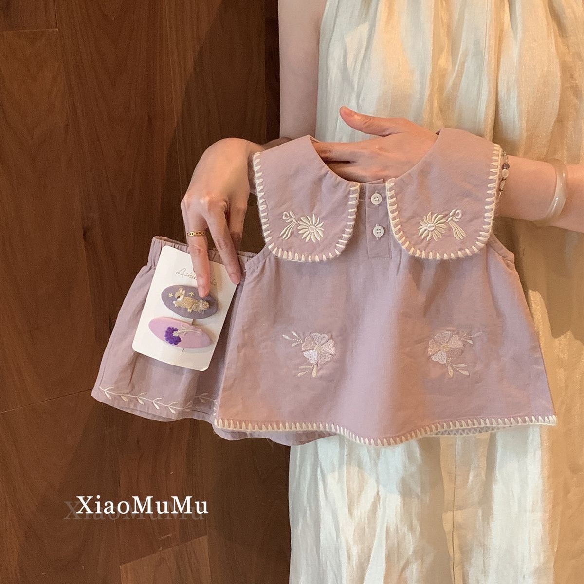 刺繡小花無袖上衣.短褲兩件套裝(無附髮夾)