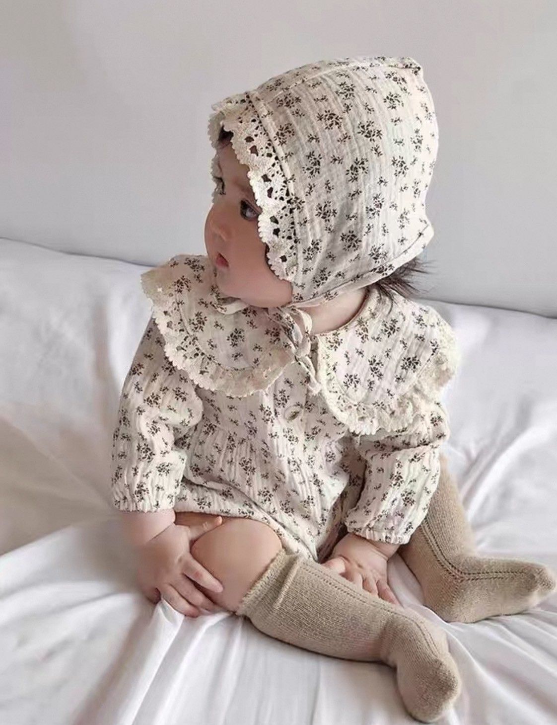 花領小碎花長袖包屁衣套裝(附綁帶帽)