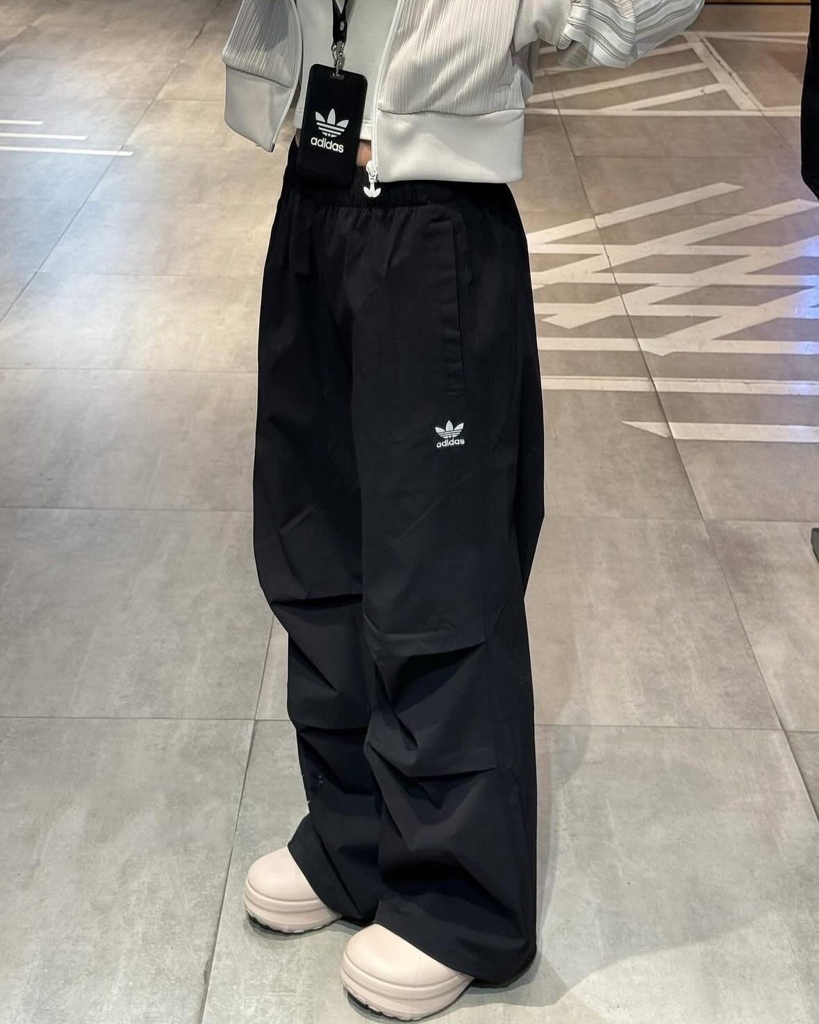 預購 Adidas Essentials 工作褲 傘兵褲 運動 寬鬆 長褲 女生 JD0785 JD078