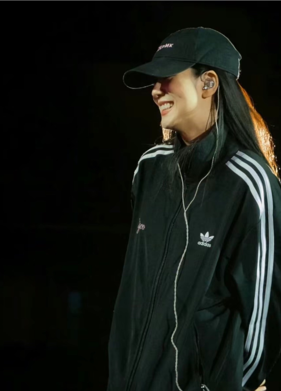 預購 adidas originals 明星同款 三線外套 IJ7058