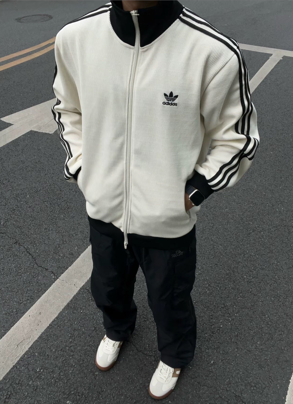 預購 adidas originals 三葉立領外套 男女同款 奇妙白JW0109 黑JW0110