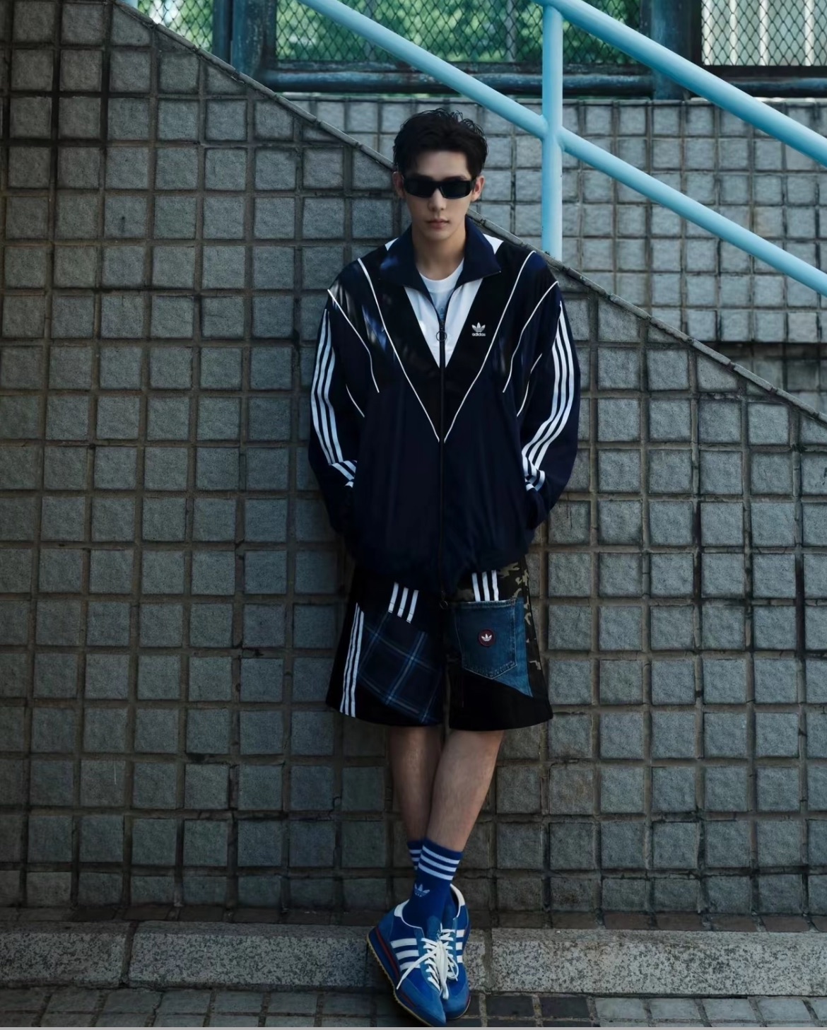 預購 adidas originals 保暖防風透氣立領防風外套 男女同款 藍色 JW9740