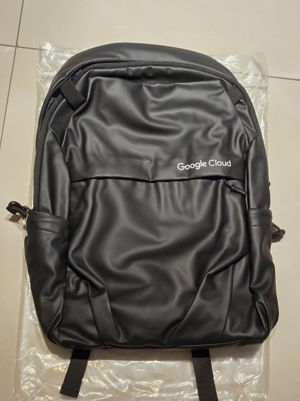 黑色 Google Cloud 後背包