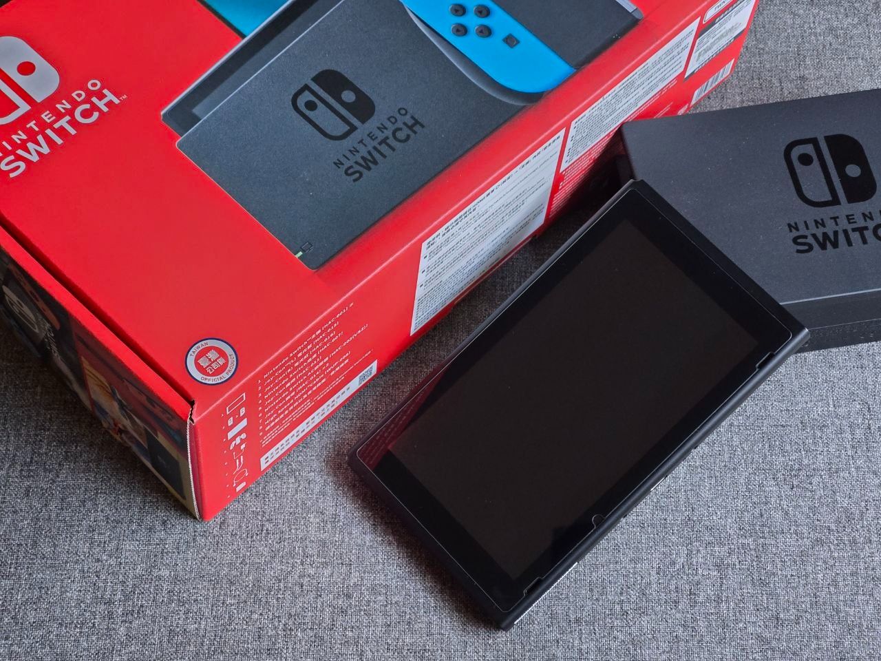 任天堂SWITCH電力加強版盒裝全（不含手把）