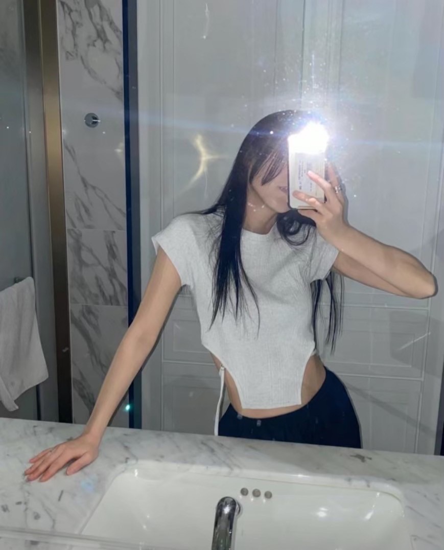 正韓🇰🇷街頭感不規則綁腰造型上衣