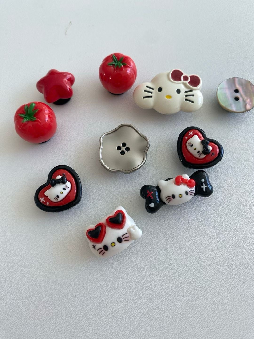 韓國🇰🇷kitty番茄鞋扣 一組十入