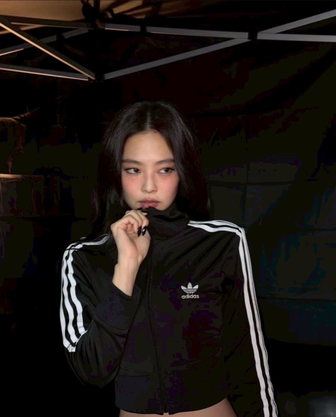 現貨－Jennie同款 adidas短版外套