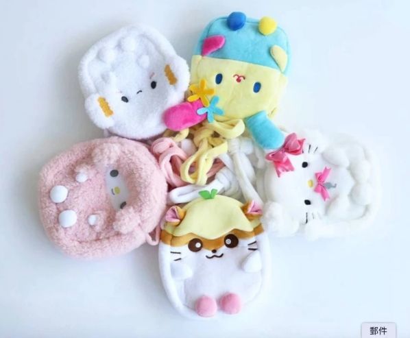 韓國正版授權三麗鷗sanrio - 可樂鈴 彼安諾 小麥粉精靈 花小兔 恰咪Charmmy 毛絨側肩包 手機包 收納包