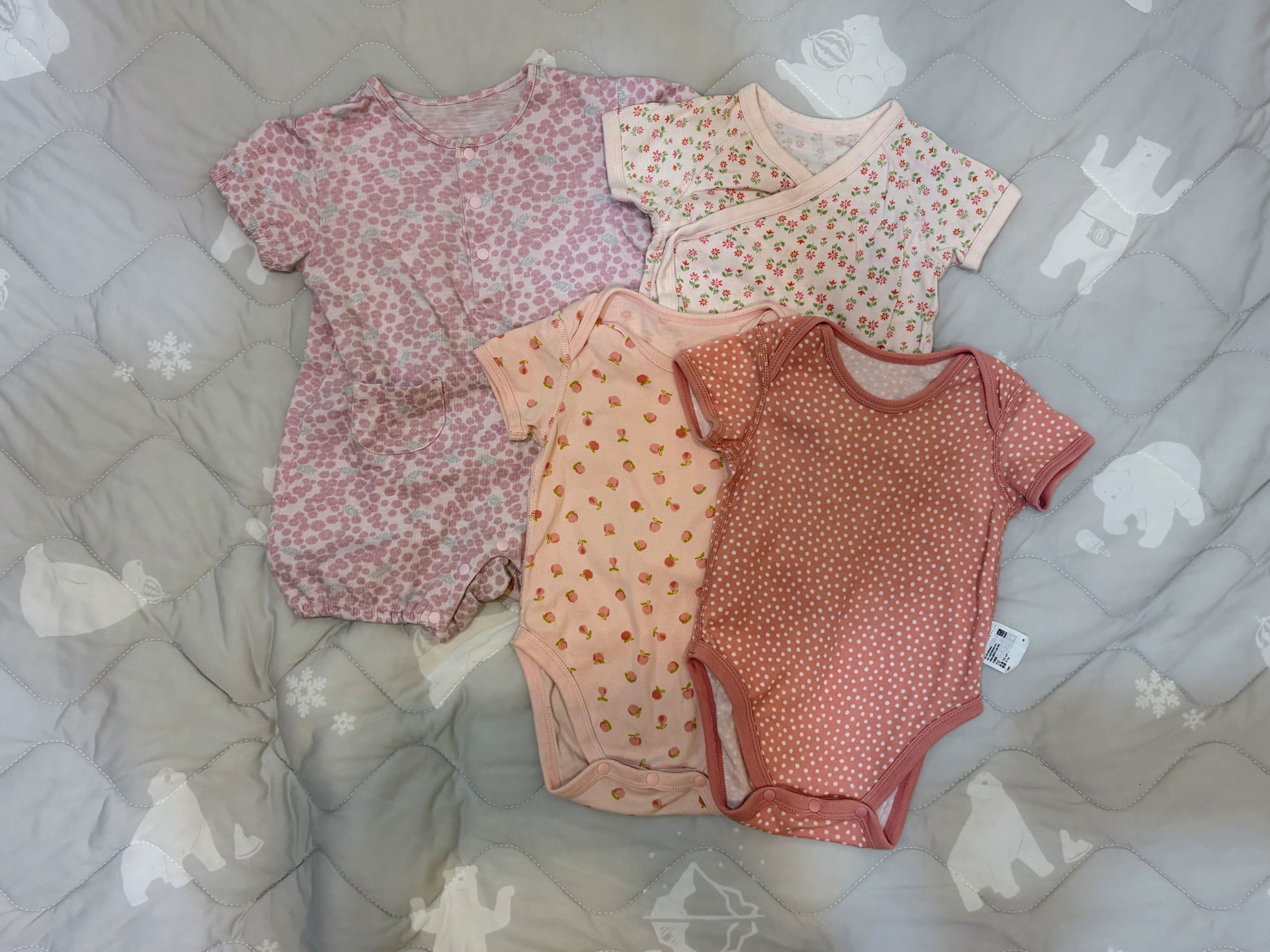 Uniqlo 女寶短袖包屁衣 70cm