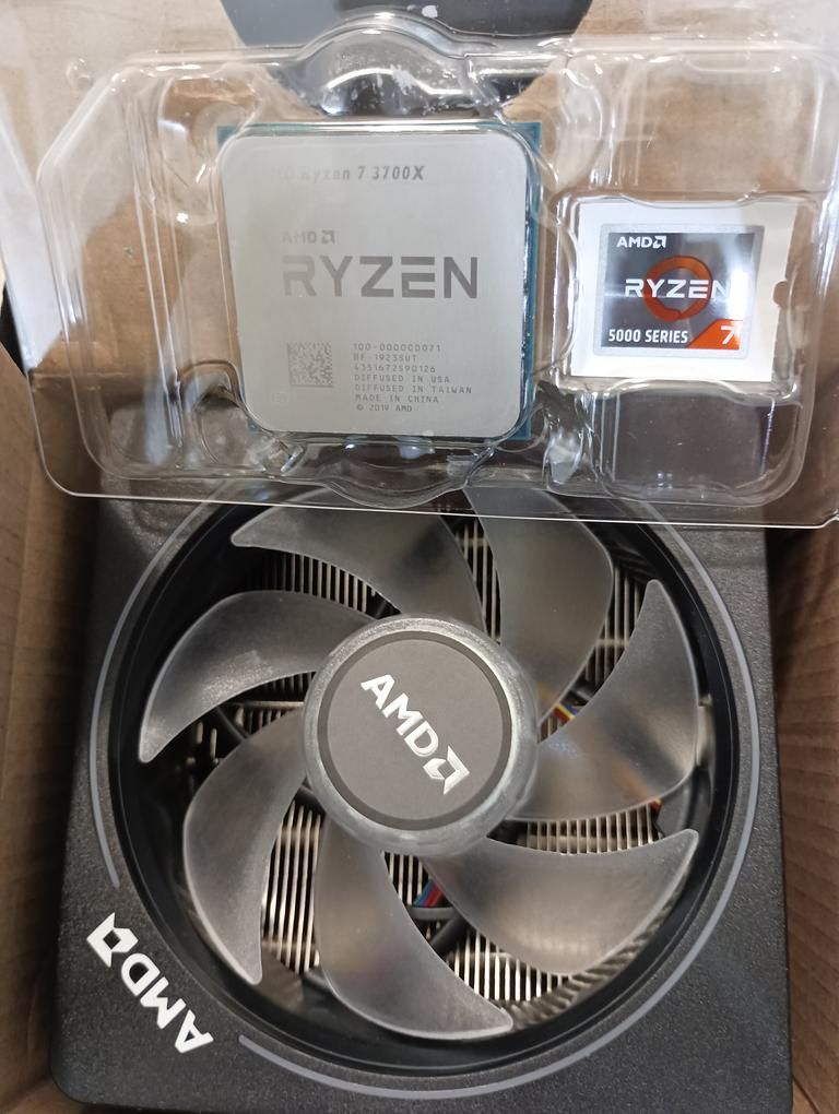 AMD Ryzen 7 3700X  8核心 CPU