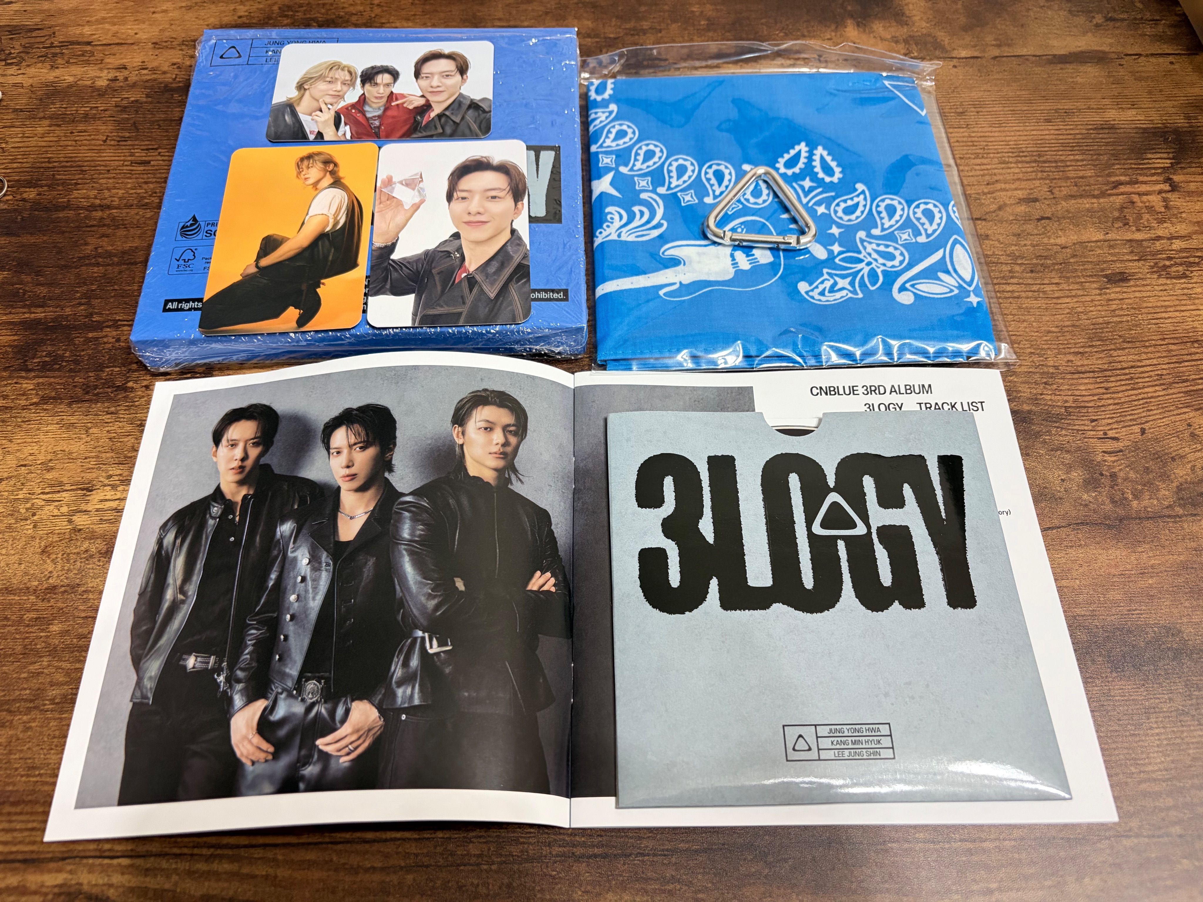 One Last Day 日專（通常版全新未拆） + 3LOGY BANDANA空專（無小卡、證件照）+ 贈場週小卡*3