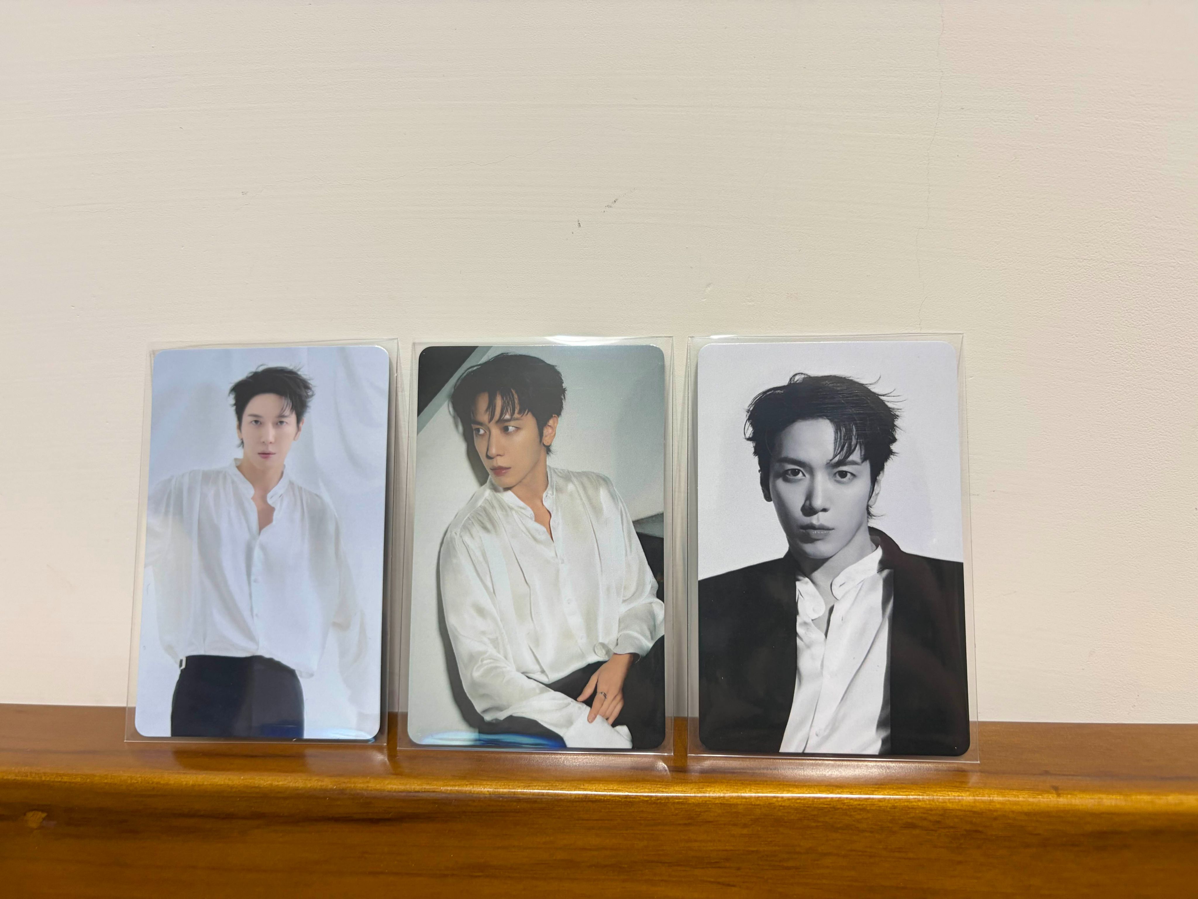 日場小卡X3（圖1）+One Last Day 日專（通常未拆）X1（圖2） +  3LOGY SLEEVE空專X1