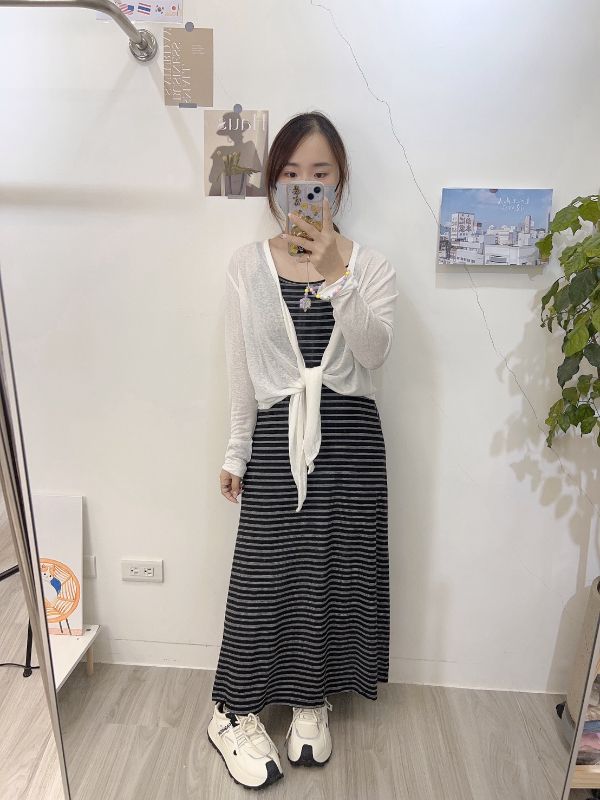 冰絲罩衫+條紋吊帶長裙套裝