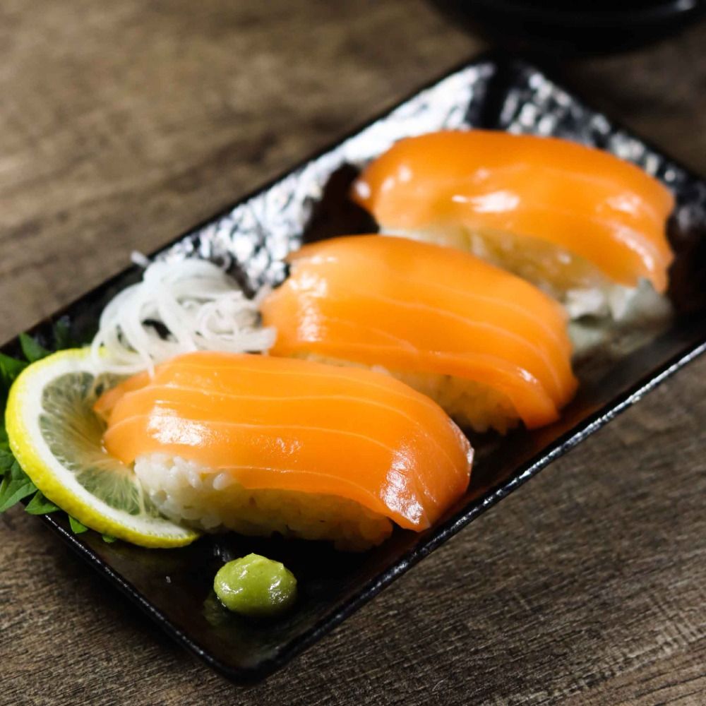 鮭魚生魚片
