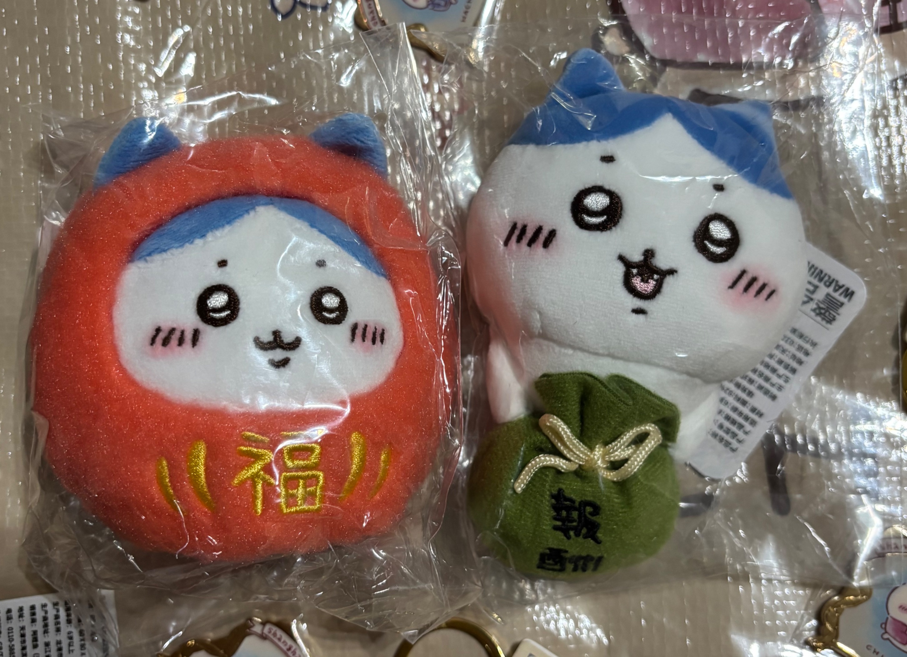 上海旗艦店螢幕掛小八+達摩八