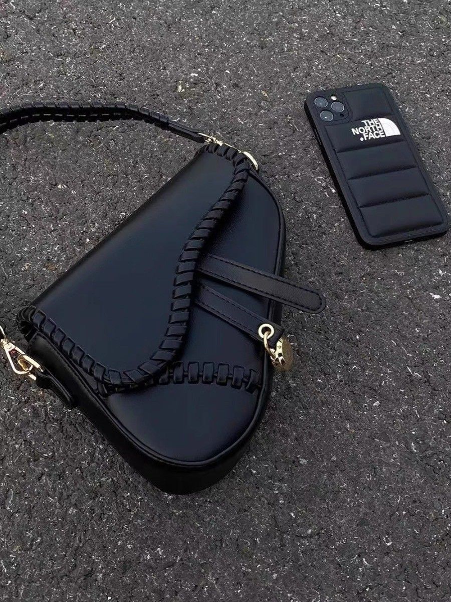 出清全新 黑色酷辣馬鞍包 可斜背