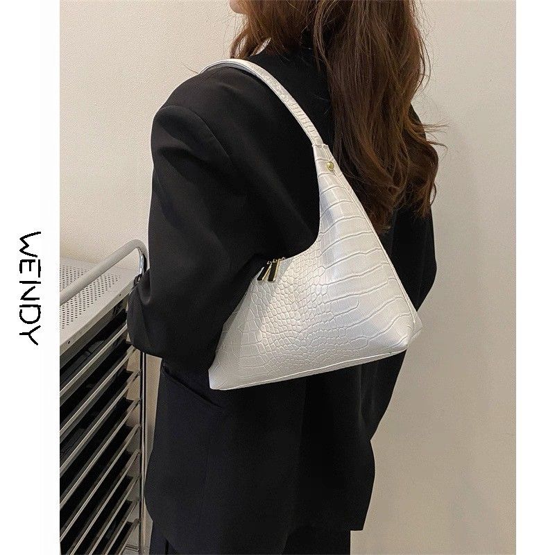 出清全新 鱷魚紋腋下包 雙拉鍊