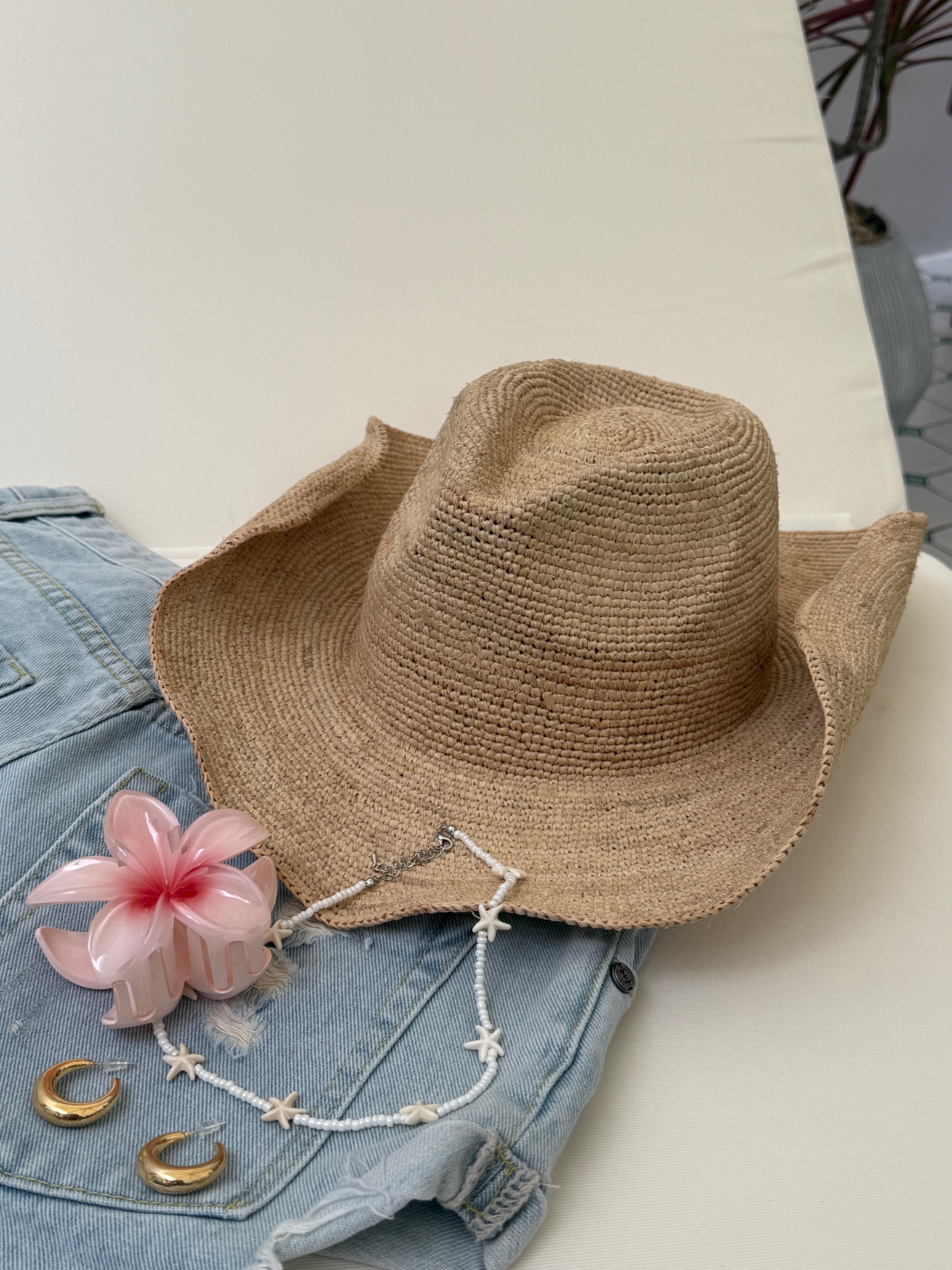度假靠它撐場👒🌼  西部牛仔 拉菲草 編織  度假 草帽