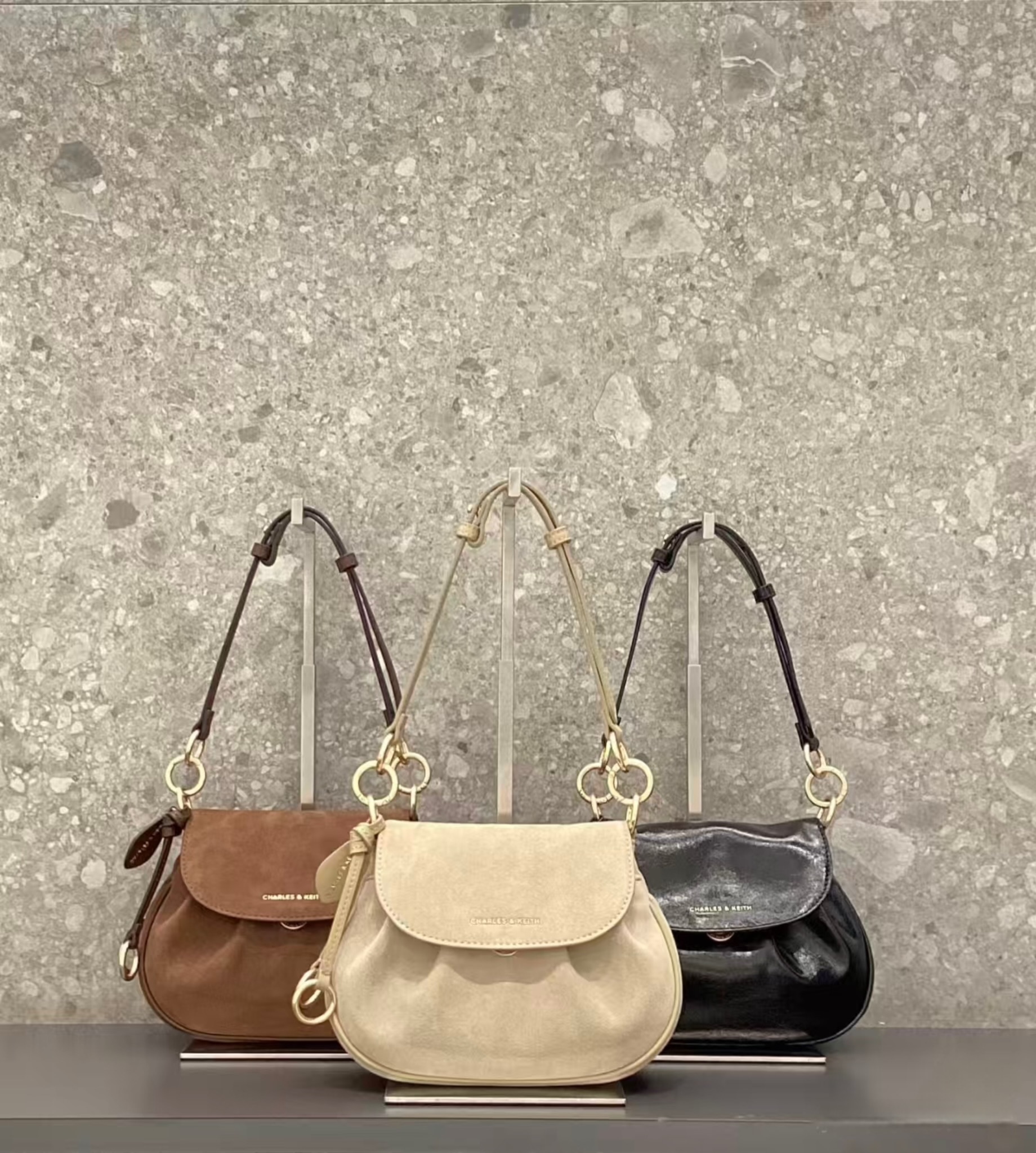預購 CHARLES＆KEITH 馬鞍包 小號 女款