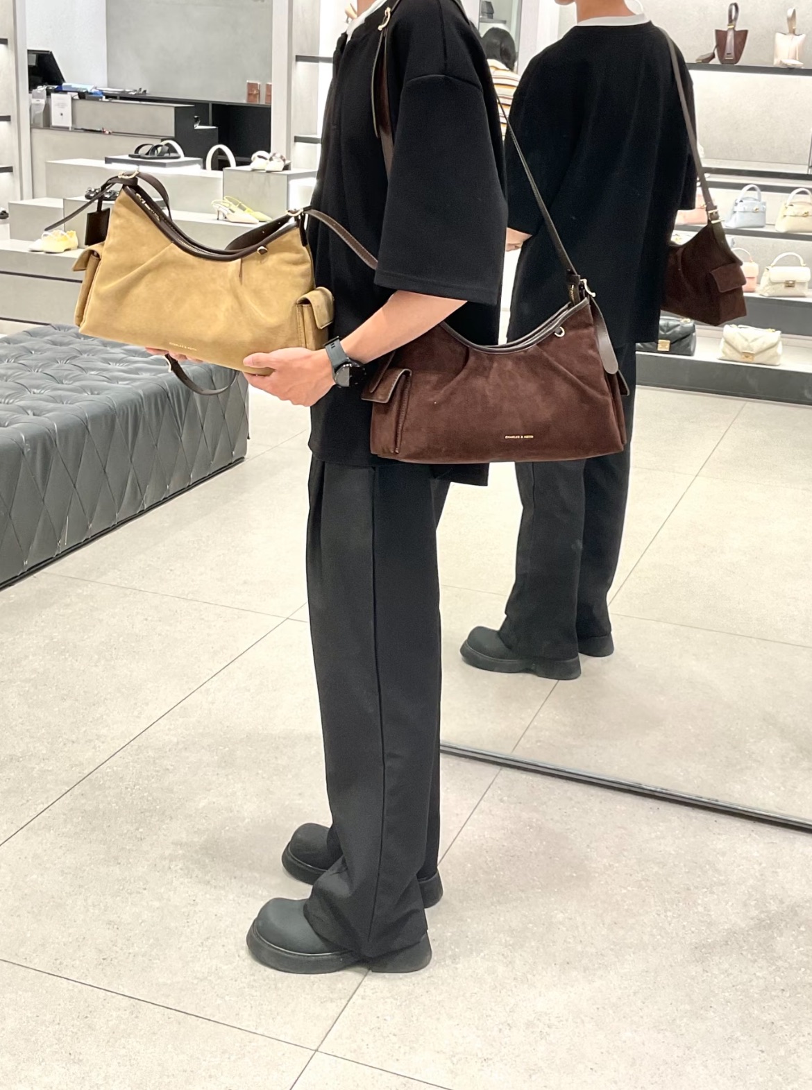 預購 CHARLES＆KEITH 小ck 麂皮雙側口袋腋下包 單肩包 中號 女款 沙色/咖啡棕