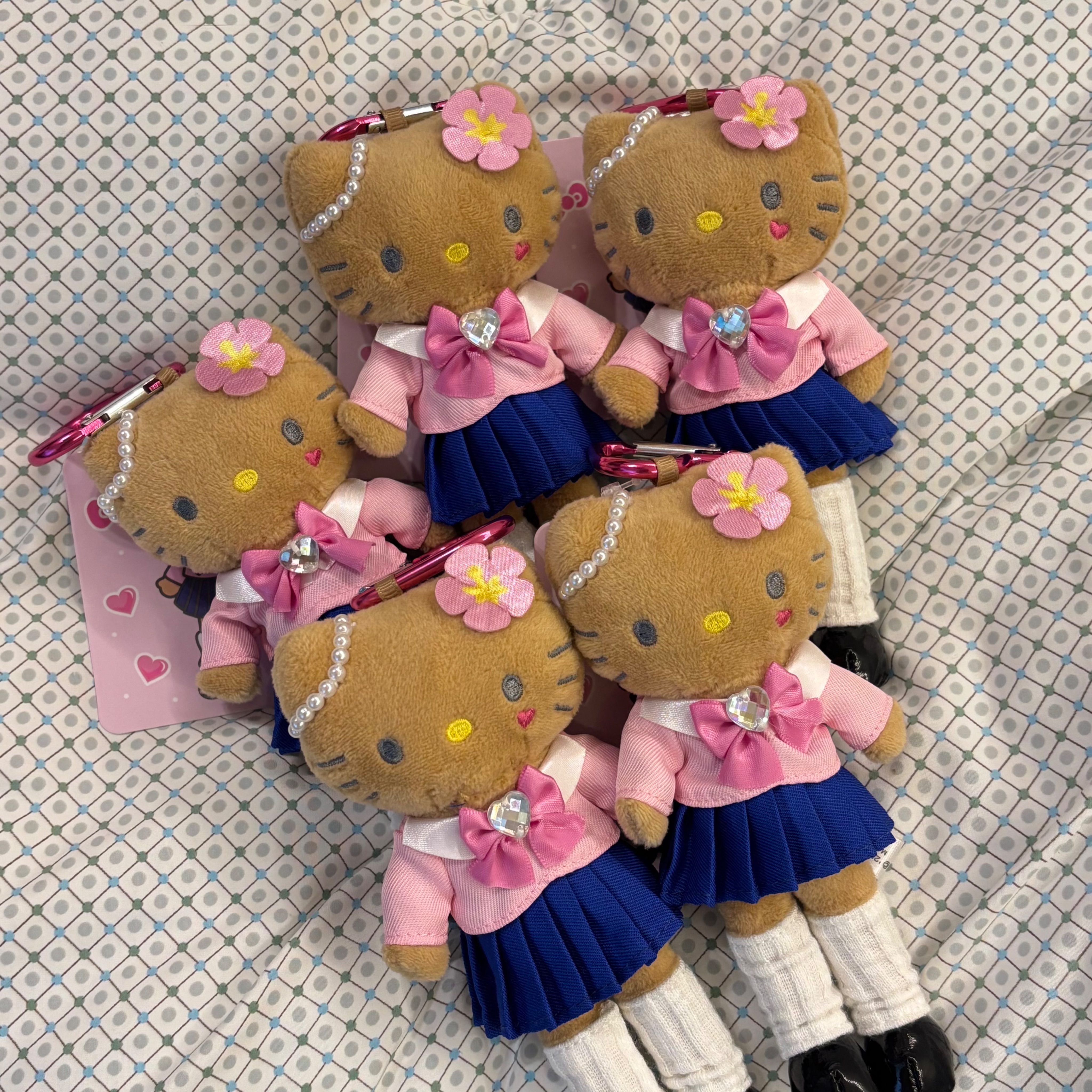 熱騰騰！黑皮長腿 制服Kityy