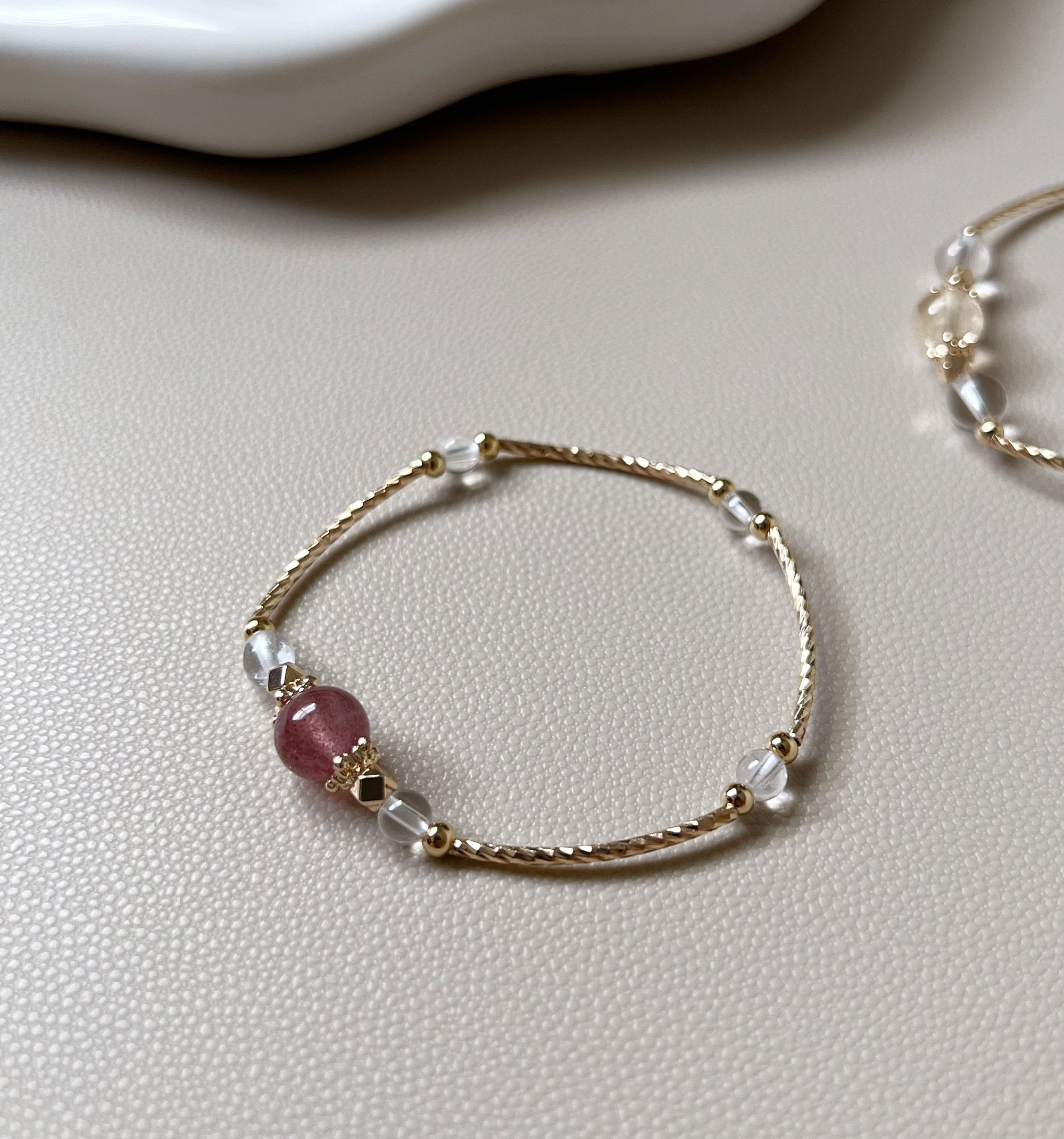 ✧柔光心願✧草莓晶白水晶手鍊✧