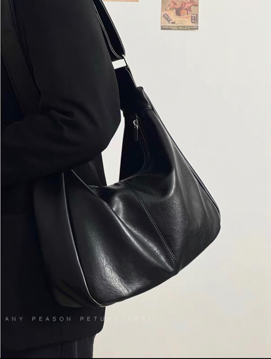 復古皮斜背包  現貨