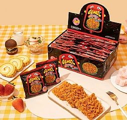 印尼🇮🇩 GEMEZ Spicy Enak 辣味脆麵零食 1盒