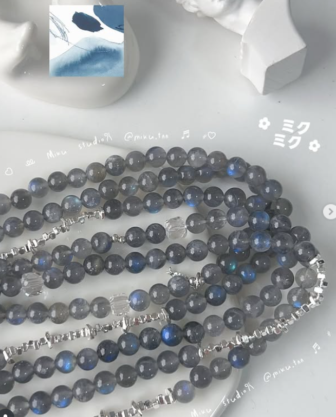 大家都買這款《#咪估設計款手串｜灰月光雙圈碎銀手串》