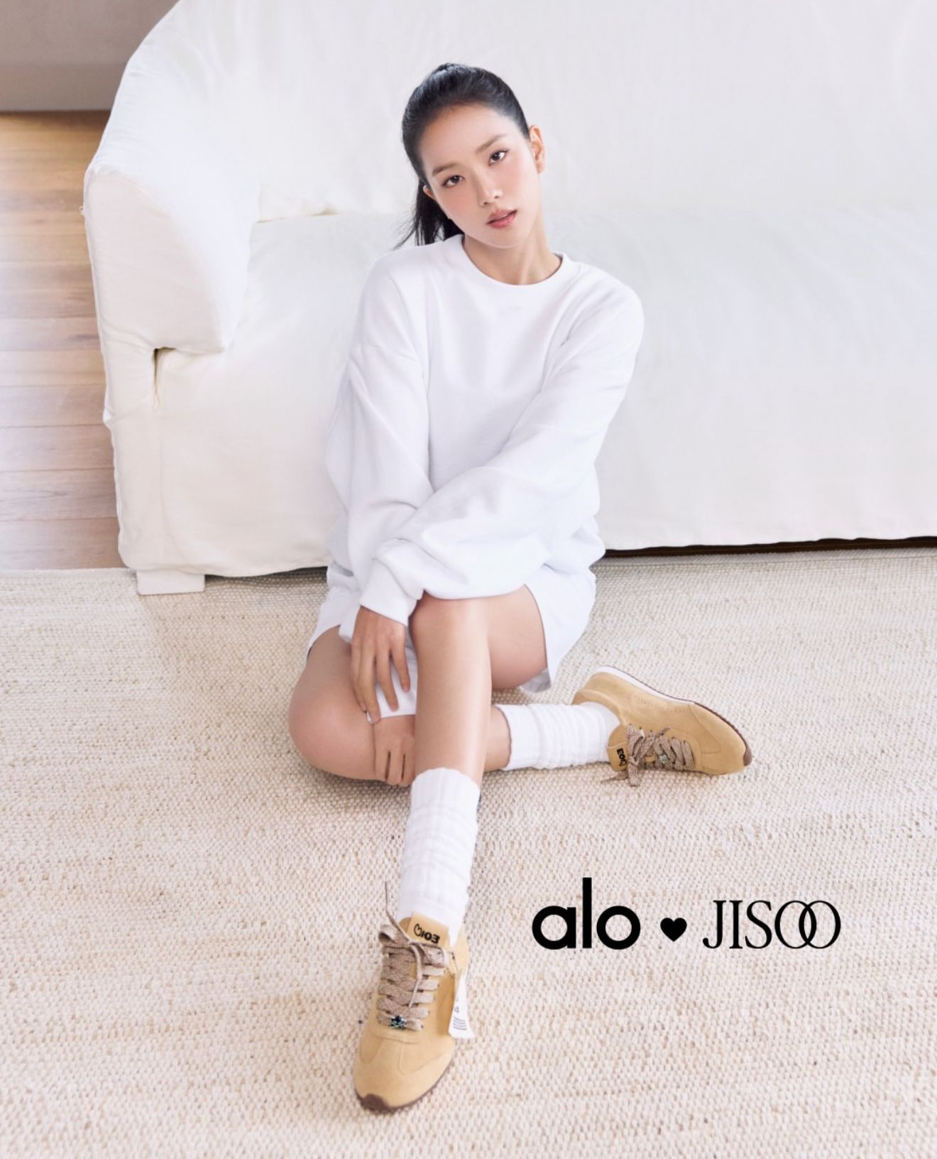 🩷JISOO X ALO聯名系列 德訓鞋 $9780💛 （點擊看尺寸）