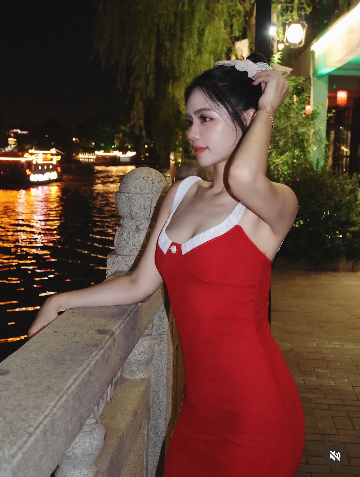 巨顯身材洋裝