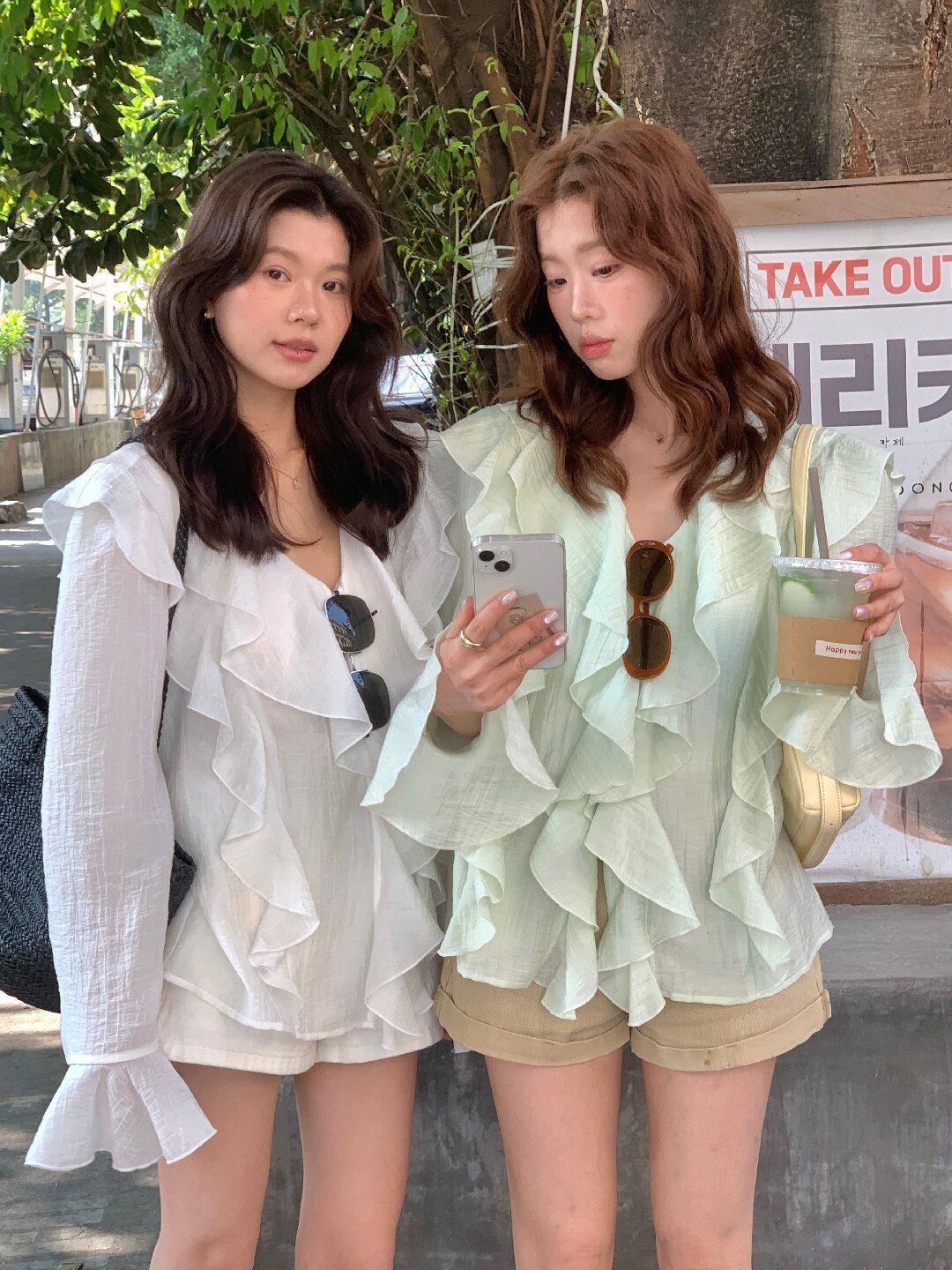 #預購（3/1第一波收單）  【法式浪漫】輕恬午茶時光精緻質感 V 領罩衫