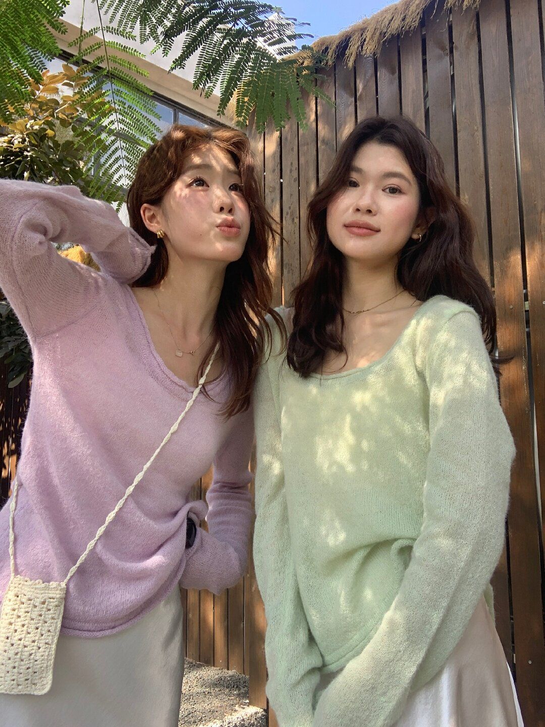 #預購（3/1第一波收單）  【春色撩人】韓系慵懶微透感大 U 領軟糯針織衫