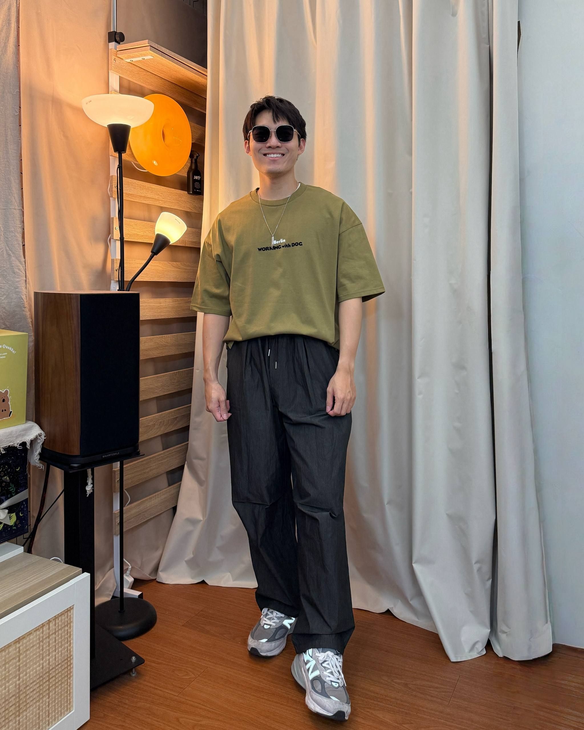 HighQuality絨布燙印小LOGO T